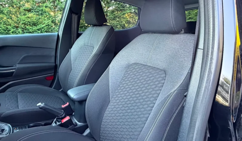 
								Ford Fiesta 1.0 EcoBoost S&S TITANIUM full									