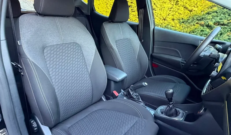 
								Ford Fiesta 1.0 EcoBoost S&S TITANIUM full									