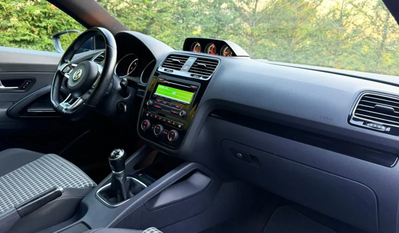 
								VW Scirocco 2.0 TDI Sport full									