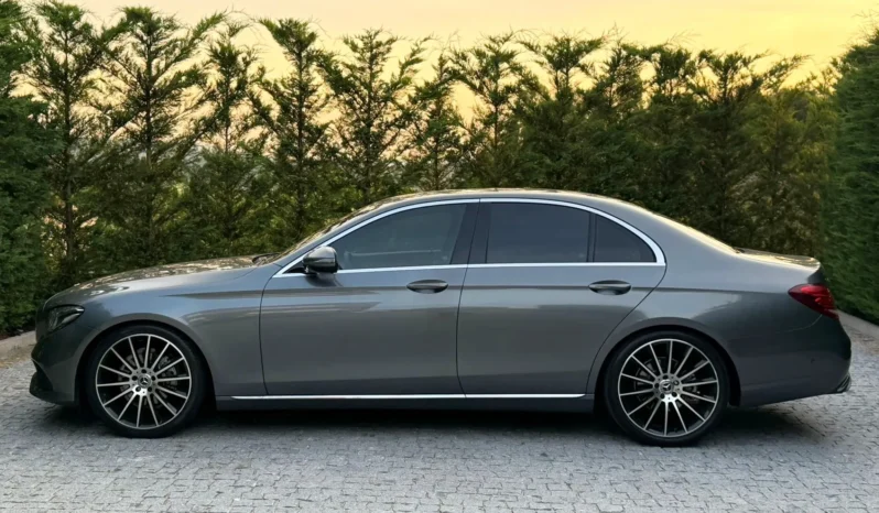 
								Mercedes-Benz E 220 d 9G-TRONIC Avantgarde full									