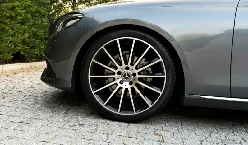 
								Mercedes-Benz E 220 d 9G-TRONIC Avantgarde full									