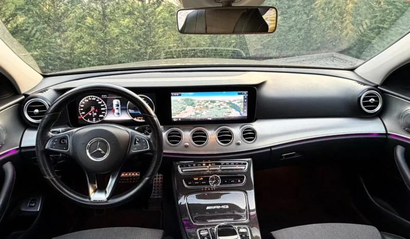 
								Mercedes-Benz E 220 d 9G-TRONIC Avantgarde full									