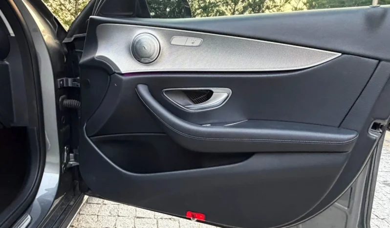 
								Mercedes-Benz E 220 d 9G-TRONIC Avantgarde full									