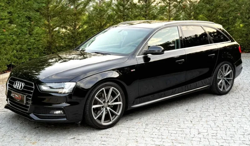 
								Audi A4 2.0 TDI S-line S tronic full									