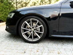 
										Audi A4 2.0 TDI S-line S tronic full									