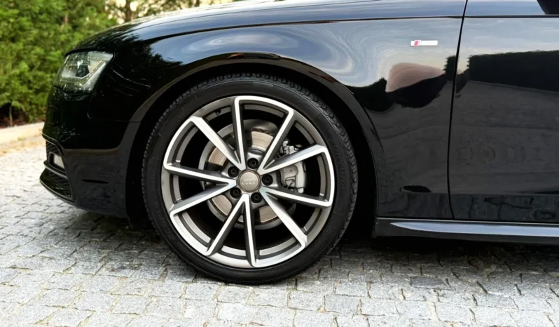 
								Audi A4 2.0 TDI S-line S tronic full									