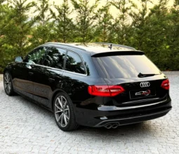 
										Audi A4 2.0 TDI S-line S tronic full									