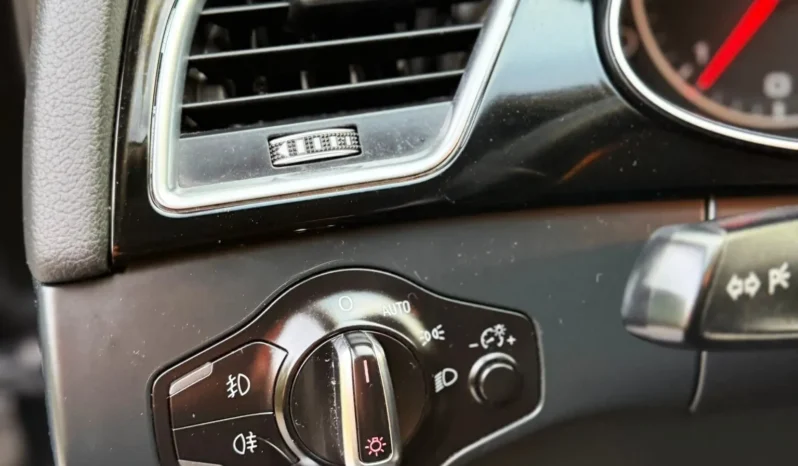 
								Audi A4 2.0 TDI S-line S tronic full									