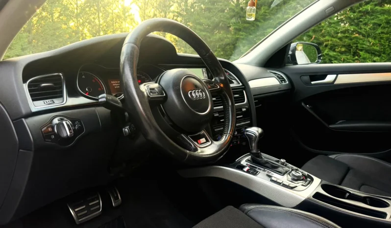 
								Audi A4 2.0 TDI S-line S tronic full									
