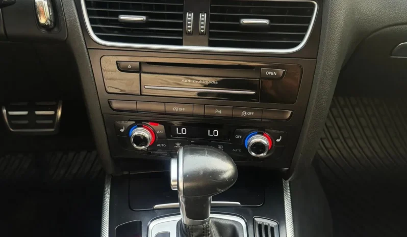 
								Audi A4 2.0 TDI S-line S tronic full									