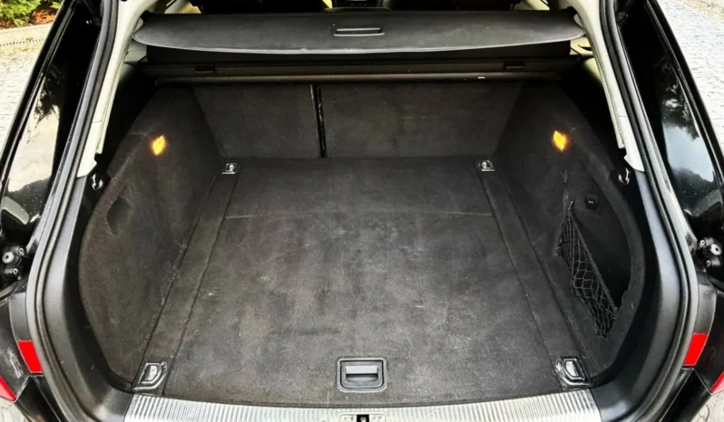 
								Audi A4 2.0 TDI S-line S tronic full									