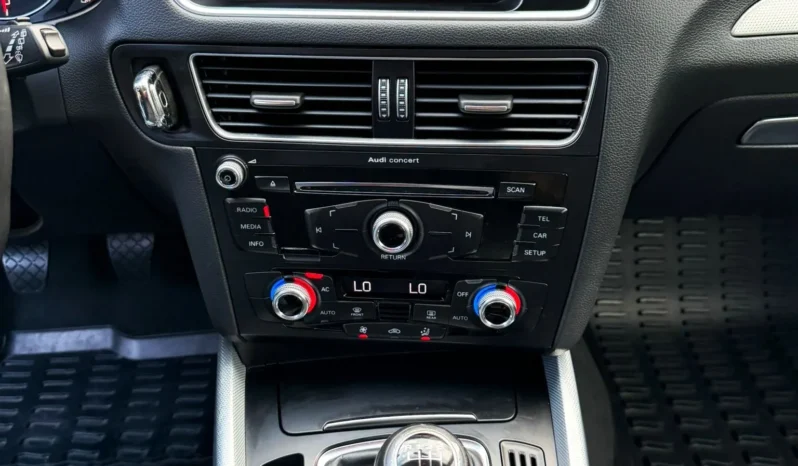 
								Audi Q5 2.0 TDI Sport full									