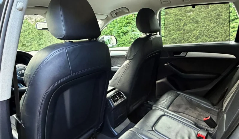 
								Audi Q5 2.0 TDI Sport full									