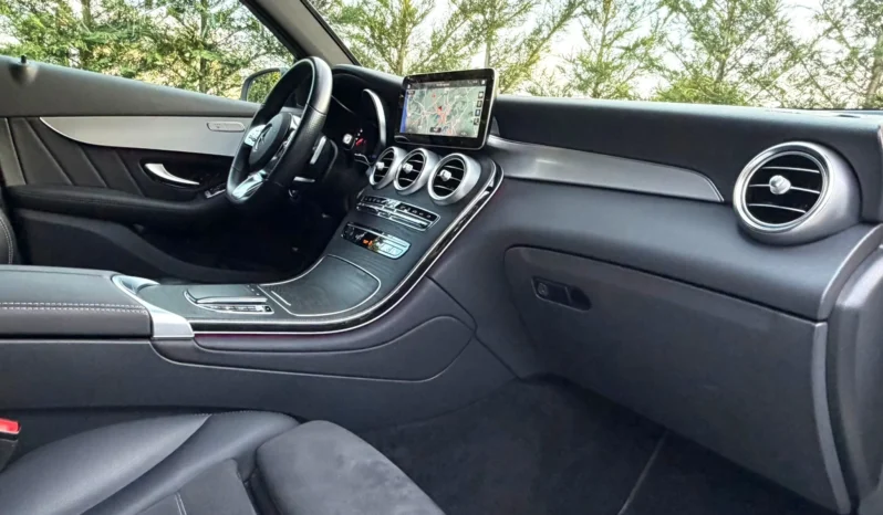 
								Mercedes-Benz GLC 300 de 4Matic 9G-TRONIC Edition AMG Line full									