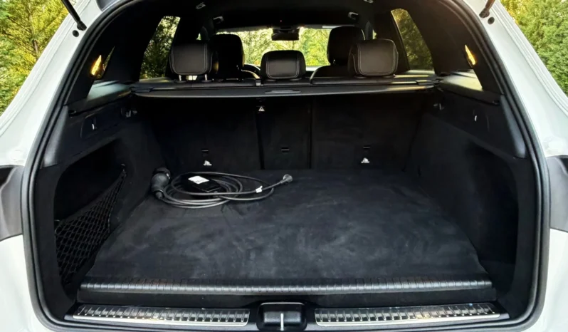 
								Mercedes-Benz GLC 300 de 4Matic 9G-TRONIC Edition AMG Line full									