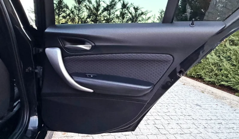 
								BMW 118 d Pack M full									