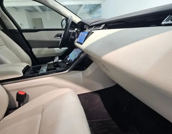 
								Land Rover Range Rover Velar full									