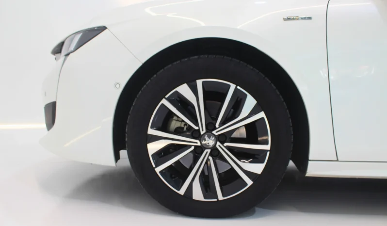 
								Peugeot 508 SW full									