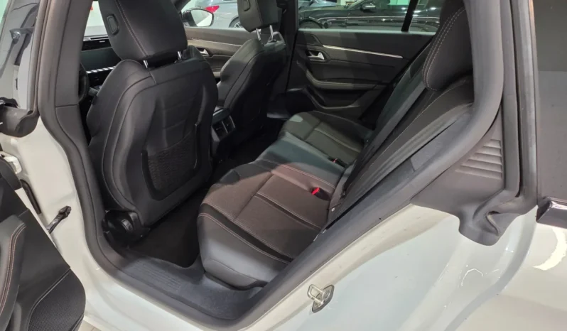 
								Peugeot 508 SW full									