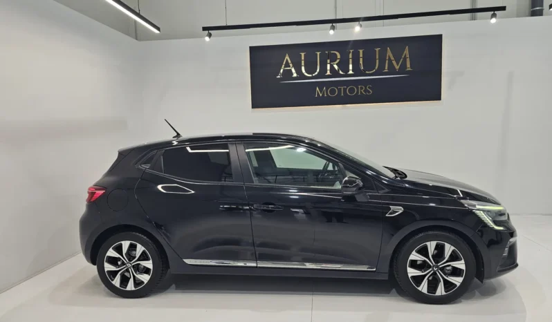 
								Renault Clio full									