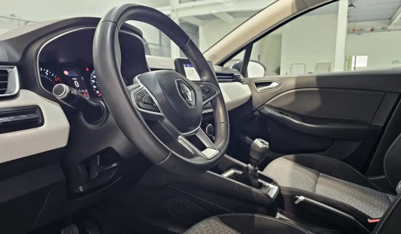 
								Renault Clio full									