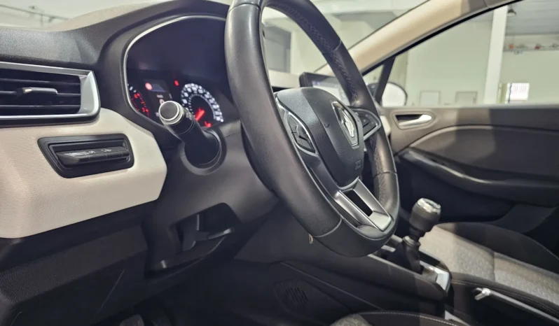
								Renault Clio full									