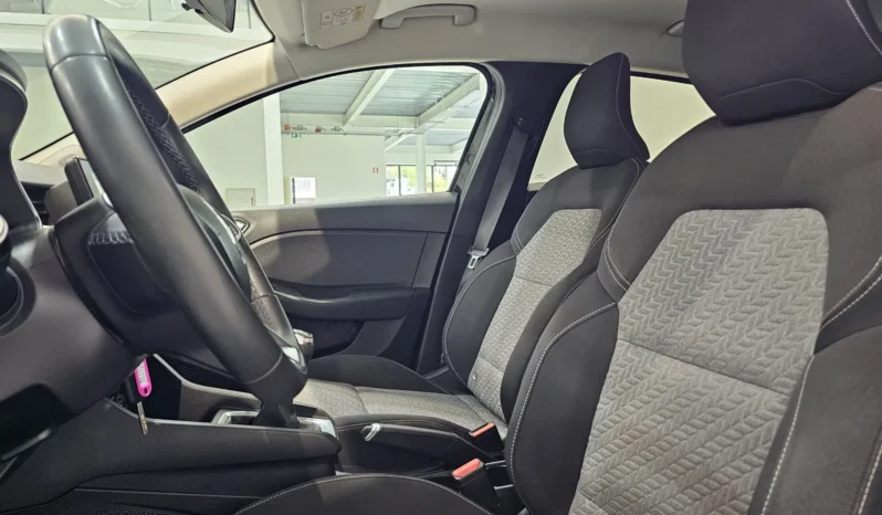 
								Renault Clio full									