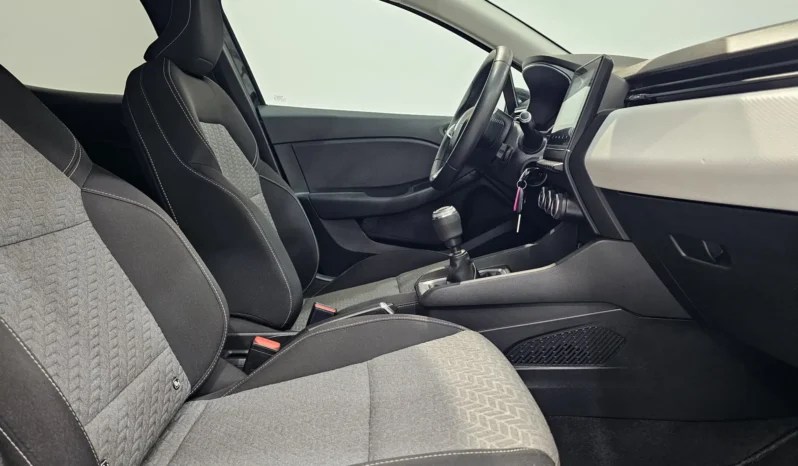 
								Renault Clio full									