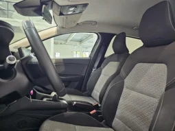 
										Renault Clio full									