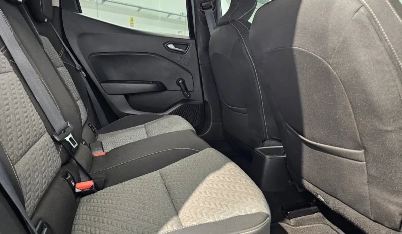 
								Renault Clio full									