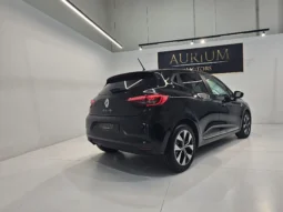 
										Renault Clio full									