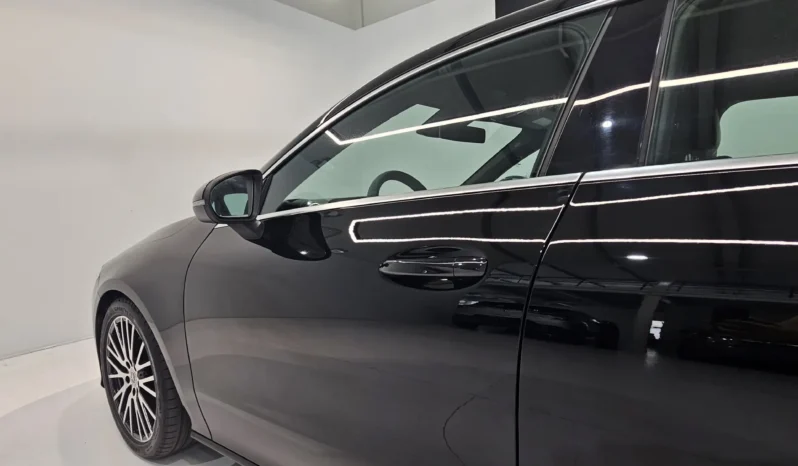 
								Mercedes-Benz CLA 180 full									