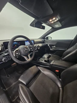 
										Mercedes-Benz CLA 180 full									