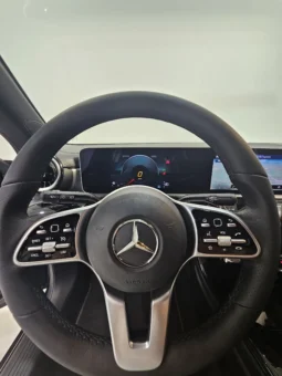 
										Mercedes-Benz CLA 180 full									