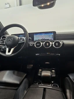 
										Mercedes-Benz CLA 180 full									