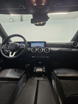 
										Mercedes-Benz CLA 180 full									