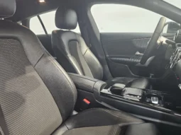 
										Mercedes-Benz CLA 180 full									