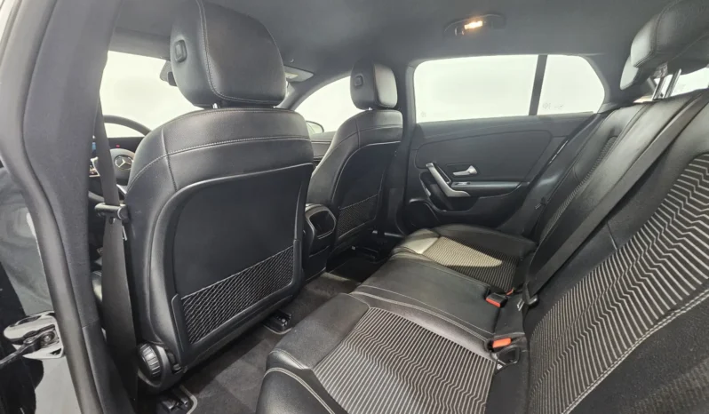 
								Mercedes-Benz CLA 180 full									