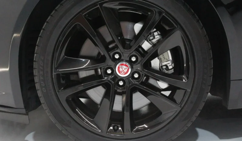 
								Jaguar F-Type full									