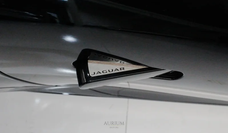 
								Jaguar F-Type full									