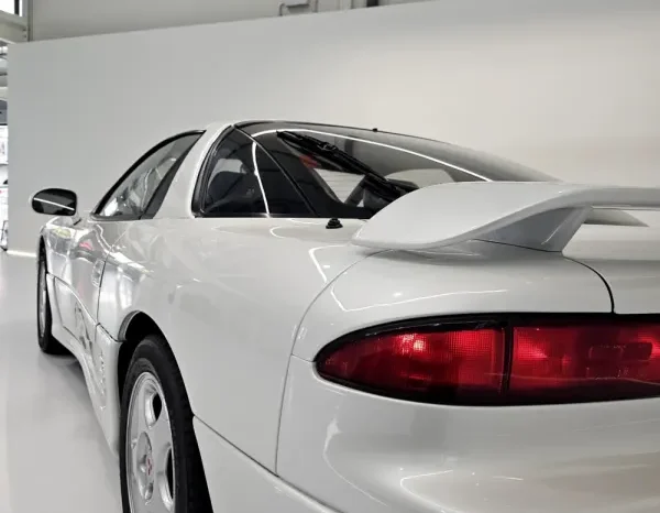 
								Mitsubishi 3000 GT full									