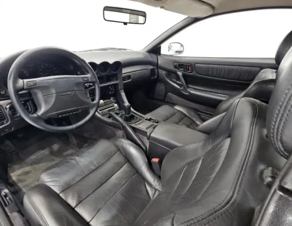 
								Mitsubishi 3000 GT full									