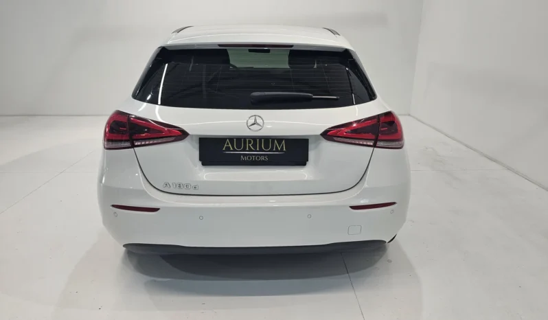 
								Mercedes-Benz A 180 full									