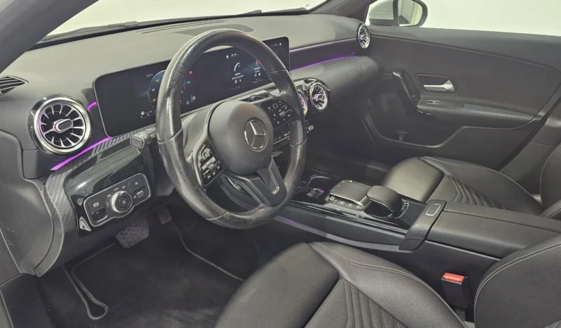 
								Mercedes-Benz A 180 full									