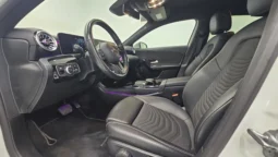 
										Mercedes-Benz A 180 full									