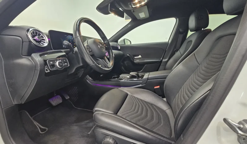 
								Mercedes-Benz A 180 full									