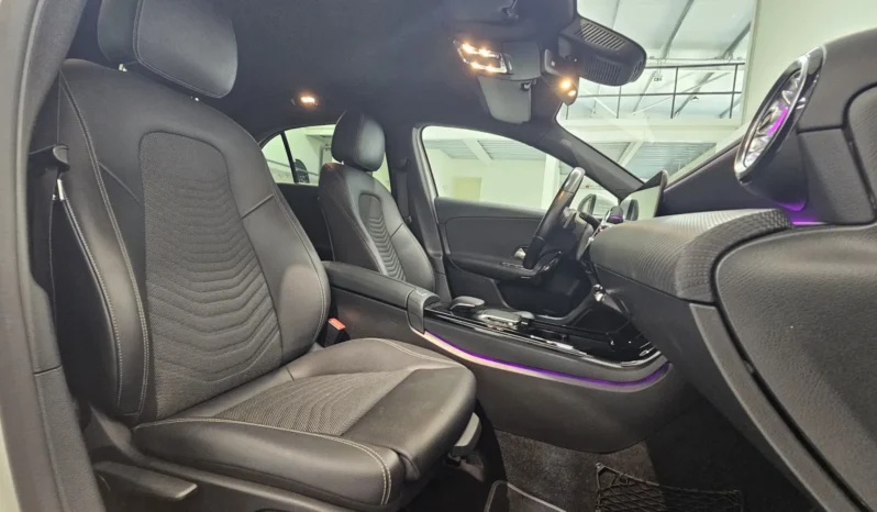 
								Mercedes-Benz A 180 full									