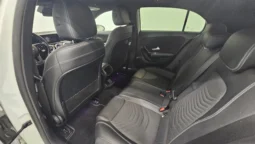 
										Mercedes-Benz A 180 full									