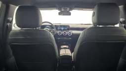 
										Mercedes-Benz A 180 full									